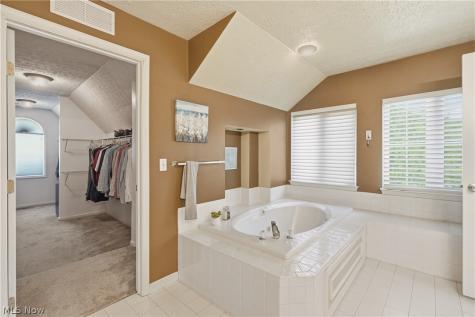 9181 Millstream Circle Olmsted Falls OH 44138