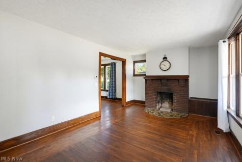 204 N Liberty Street Minerva OH 44657