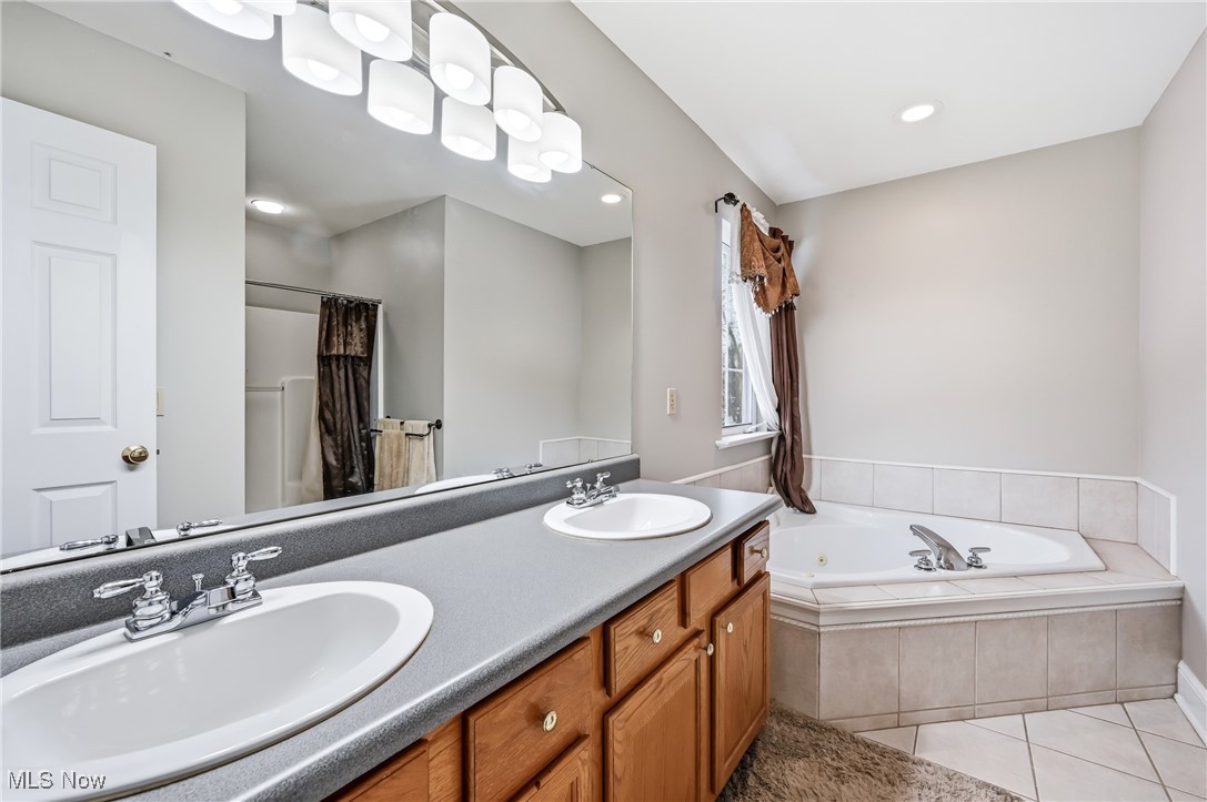103 Westwind Warren OH 44484