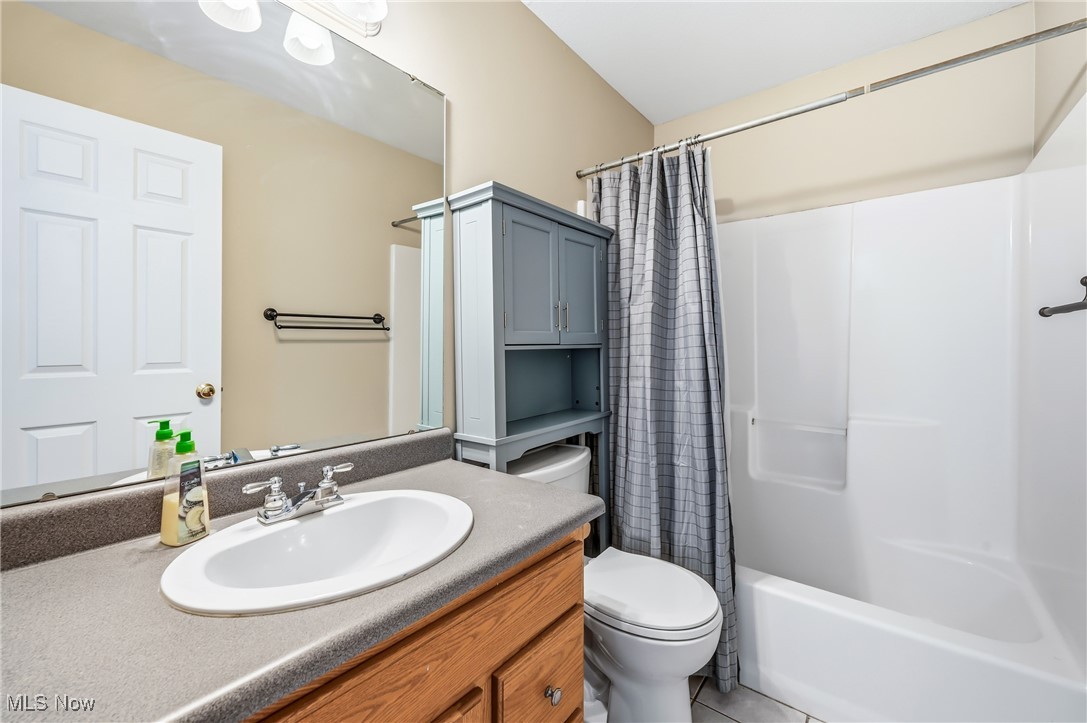 103 Westwind Warren OH 44484