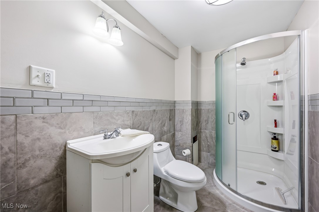 103 Westwind Warren OH 44484