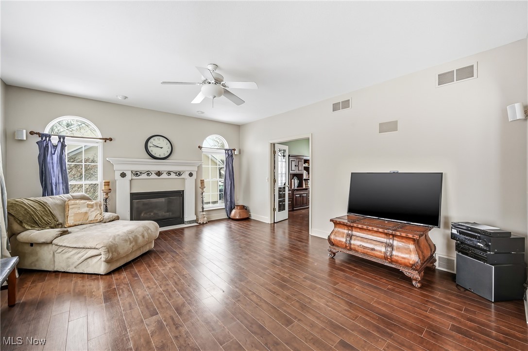 103 Westwind Warren OH 44484
