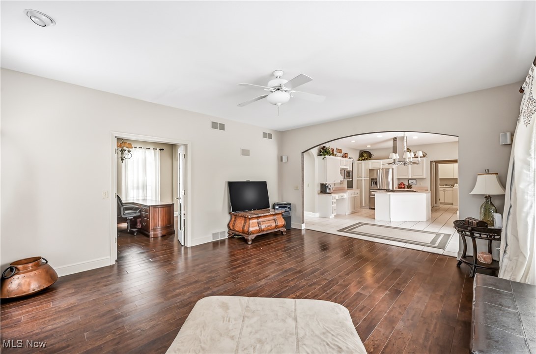 103 Westwind Warren OH 44484