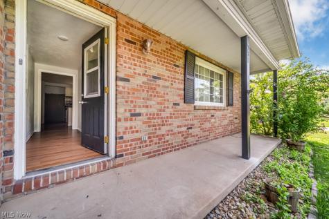 731 Redwood Drive Canal Fulton OH 44614
