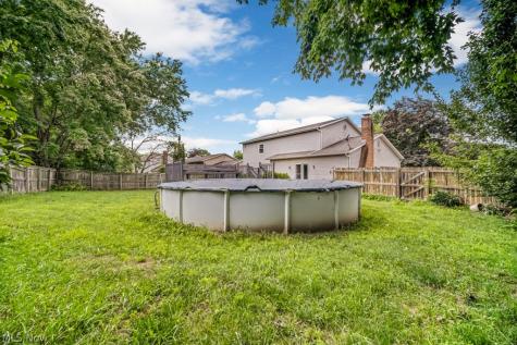 731 Redwood Drive Canal Fulton OH 44614