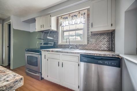 731 Redwood Drive Canal Fulton OH 44614