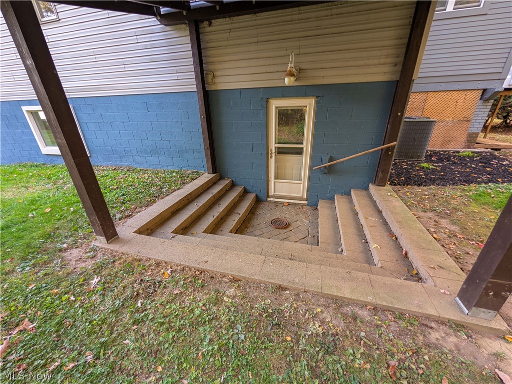 35 Riverside Drive Painesville OH 44077