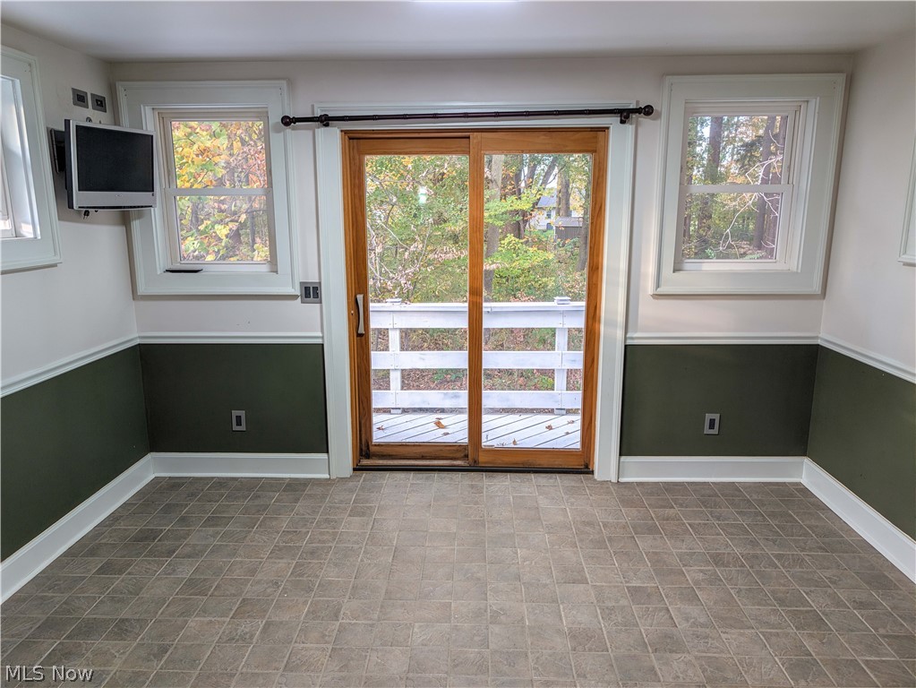 35 Riverside Drive Painesville OH 44077
