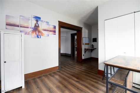 36 W Hiram Street Barberton OH 44203
