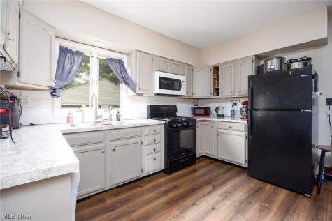 36 W Hiram Street Barberton OH 44203