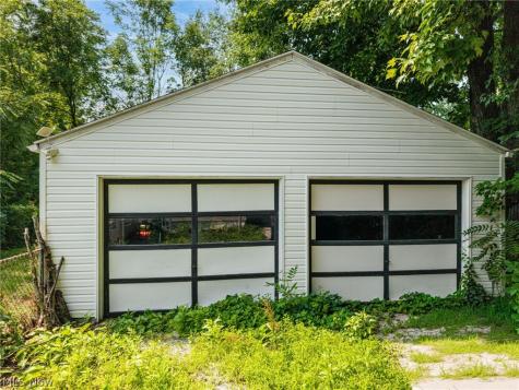 36 W Hiram Street Barberton OH 44203