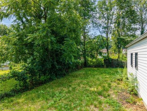 36 W Hiram Street Barberton OH 44203