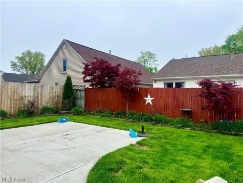 757 Dunny Avenue Sheffield Lake OH 44054