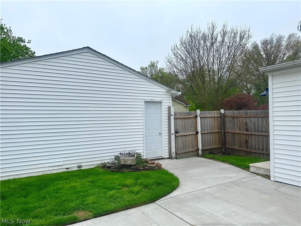 757 Dunny Avenue Sheffield Lake OH 44054