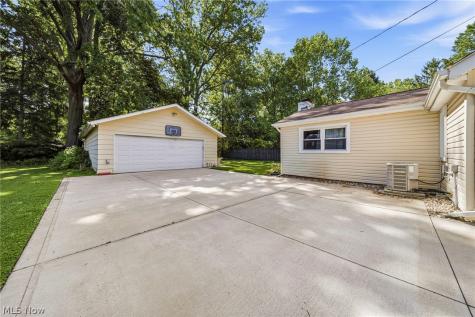 8225 Dartmoor Road Mentor OH 44060