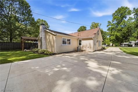 8225 Dartmoor Road Mentor OH 44060