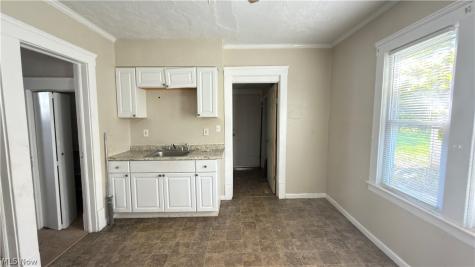 10706 Reno Avenue Cleveland OH 44105