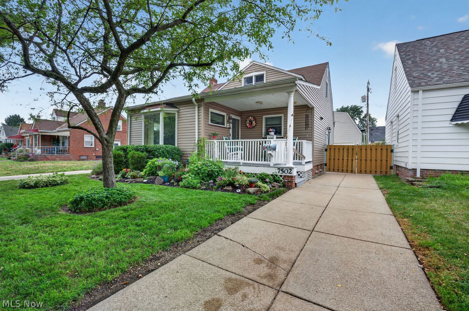 7502 Ira Avenue Cleveland OH 44144