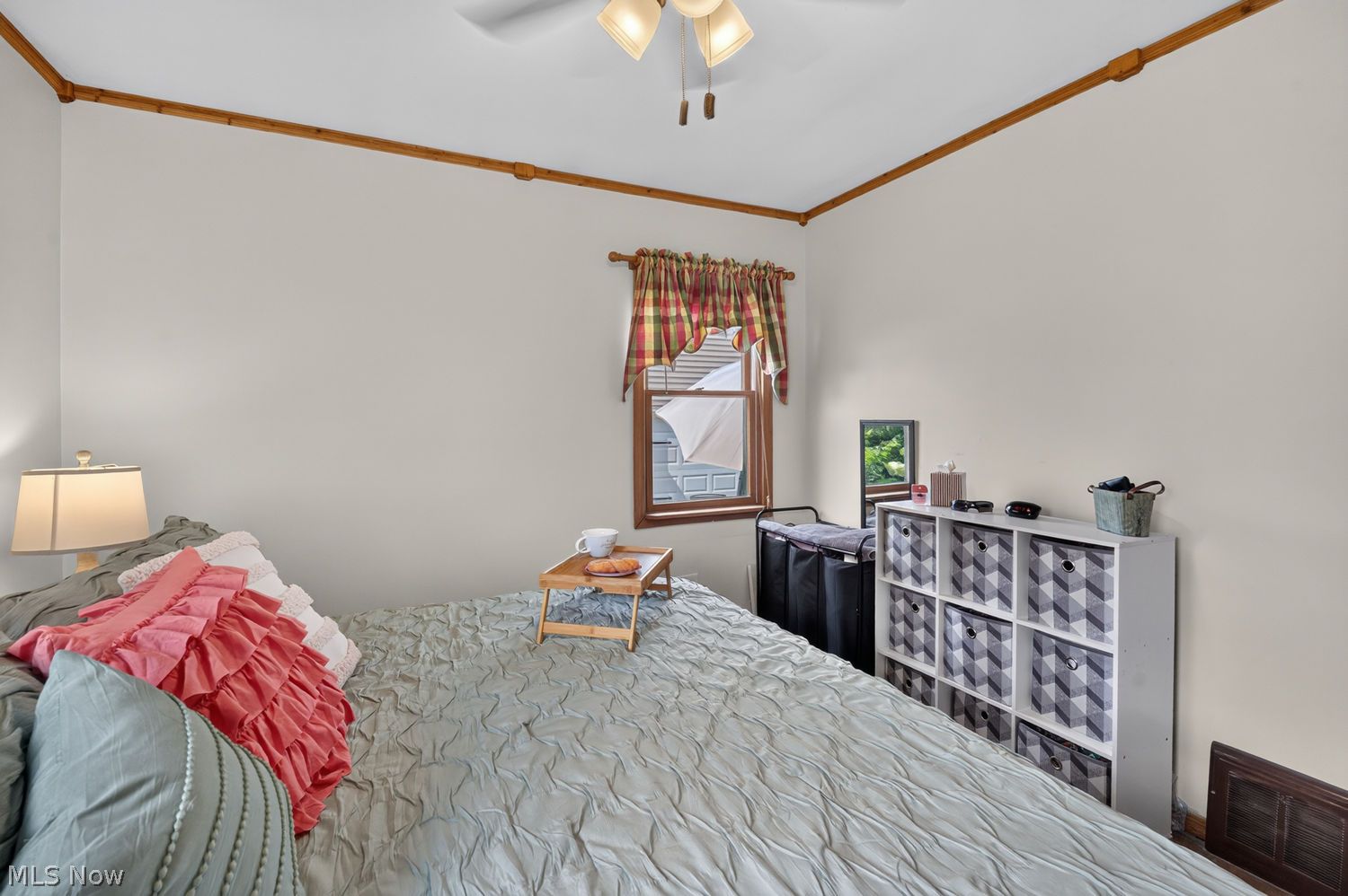 7502 Ira Avenue Cleveland OH 44144