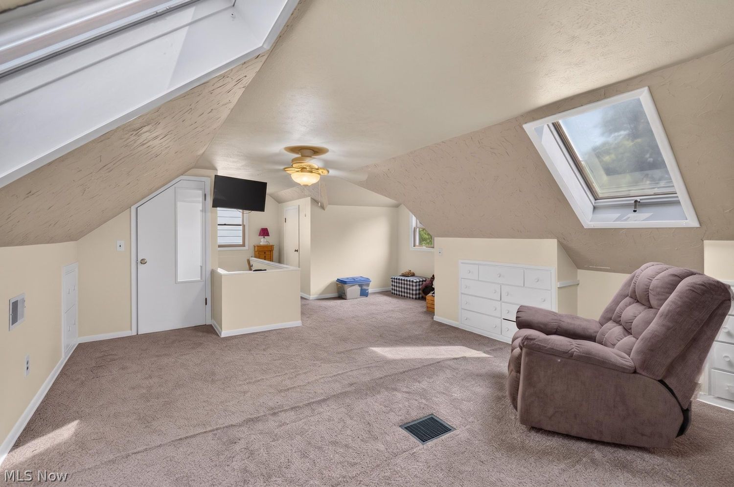 7502 Ira Avenue Cleveland OH 44144