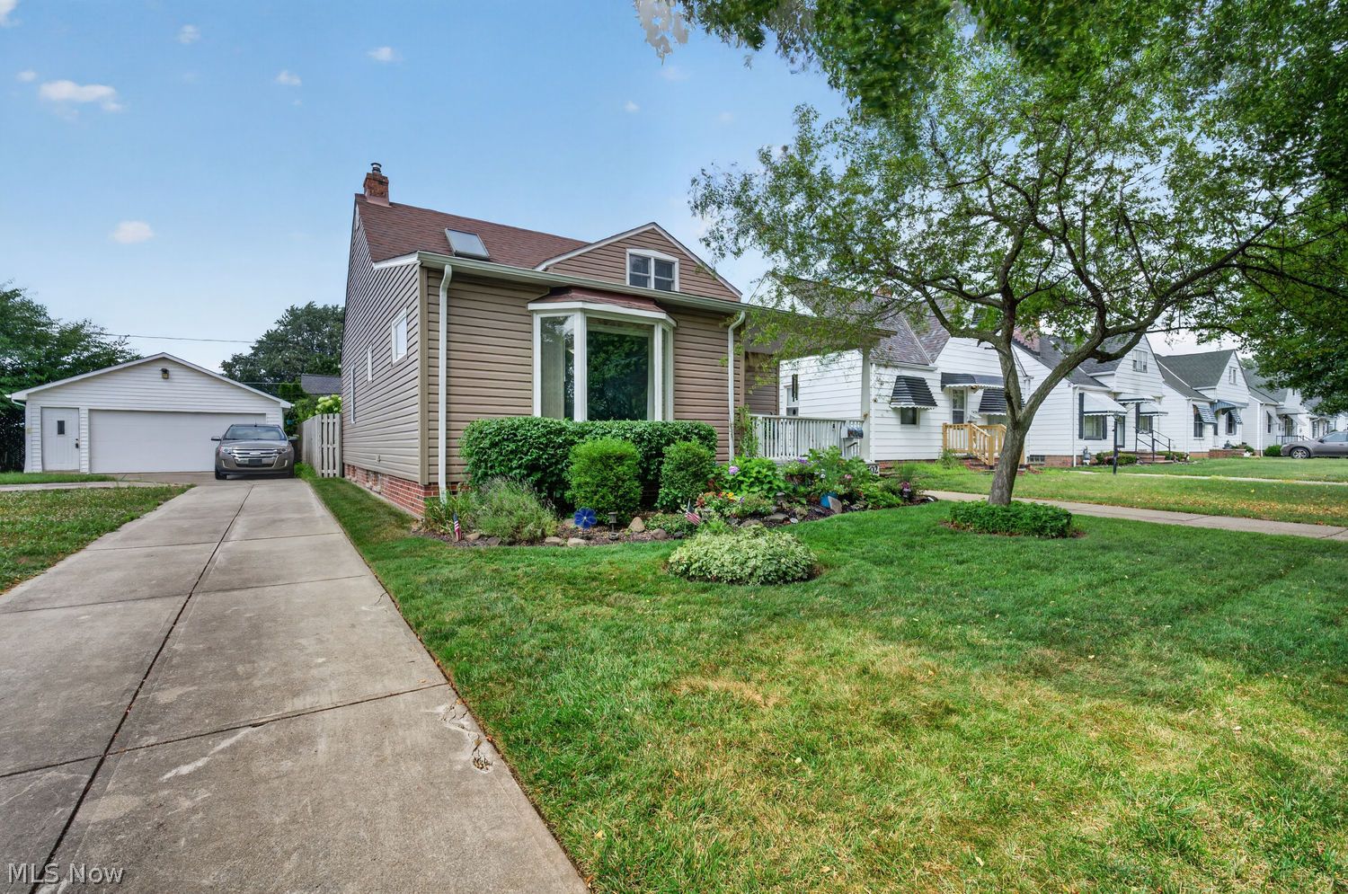 7502 Ira Avenue Cleveland OH 44144