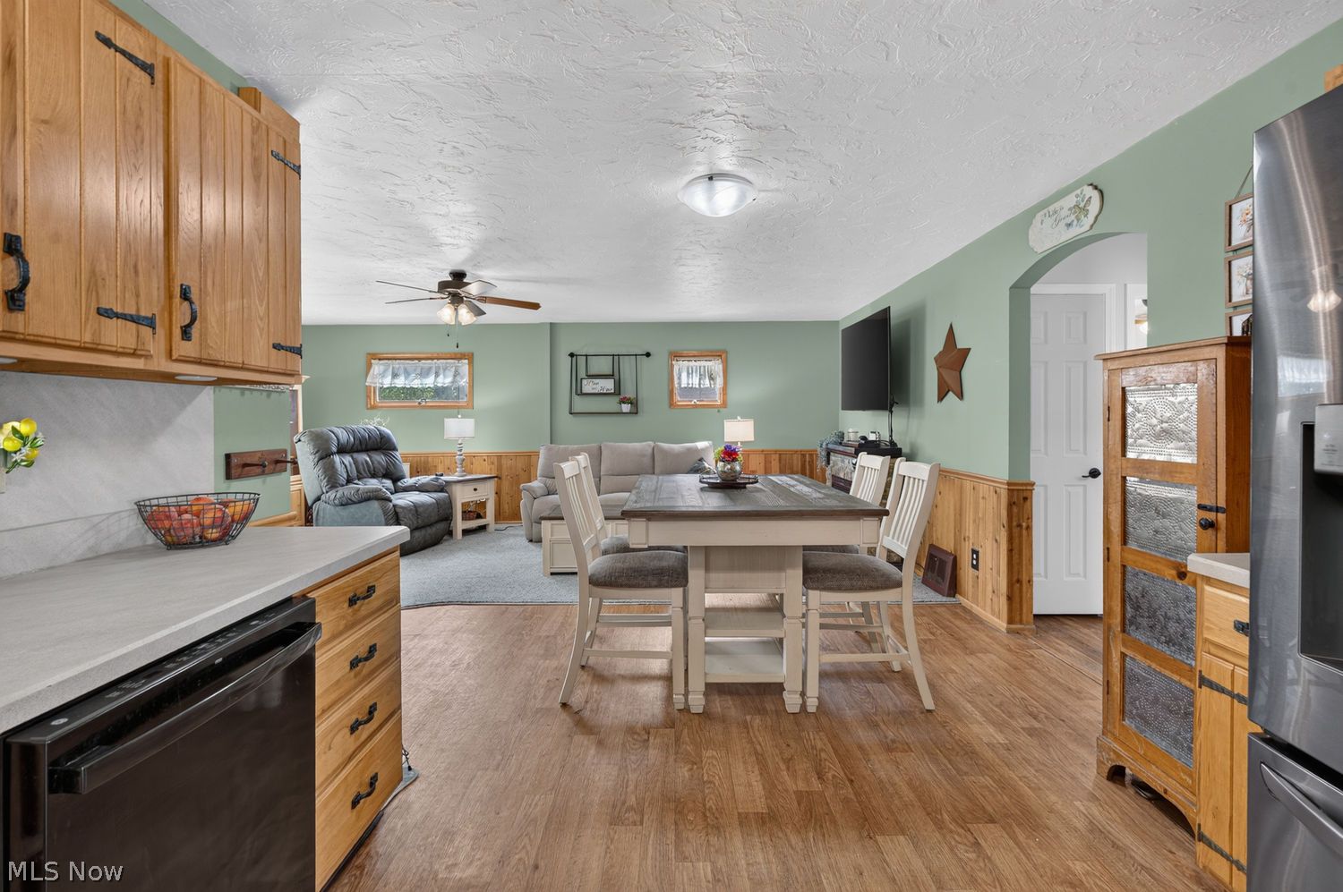 7502 Ira Avenue Cleveland OH 44144