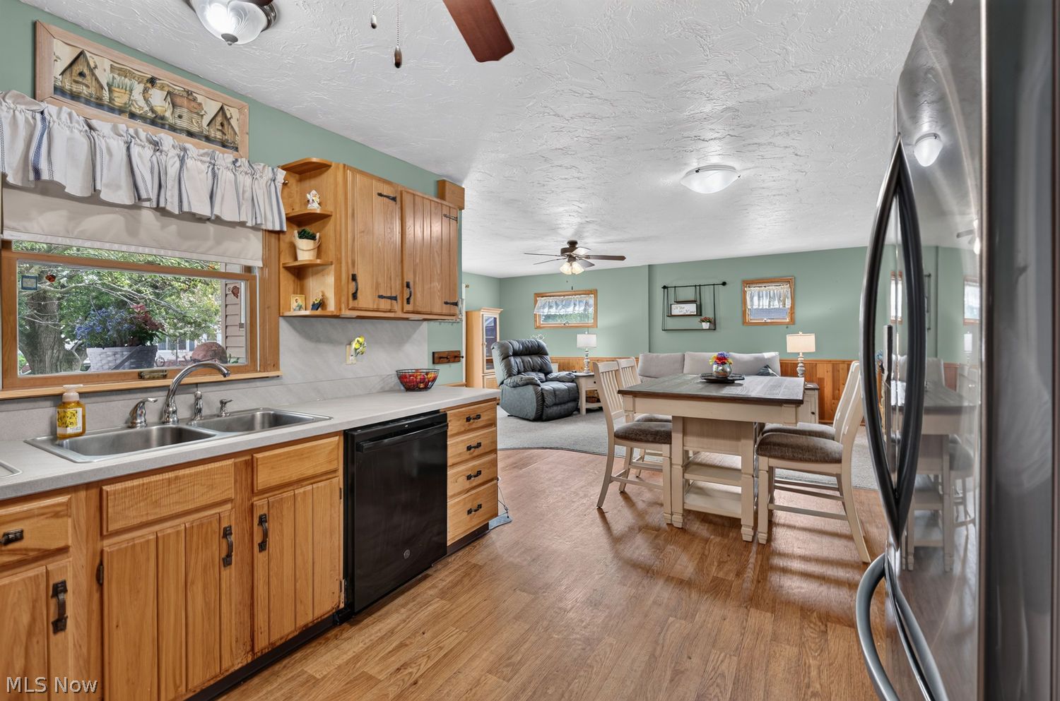 7502 Ira Avenue Cleveland OH 44144