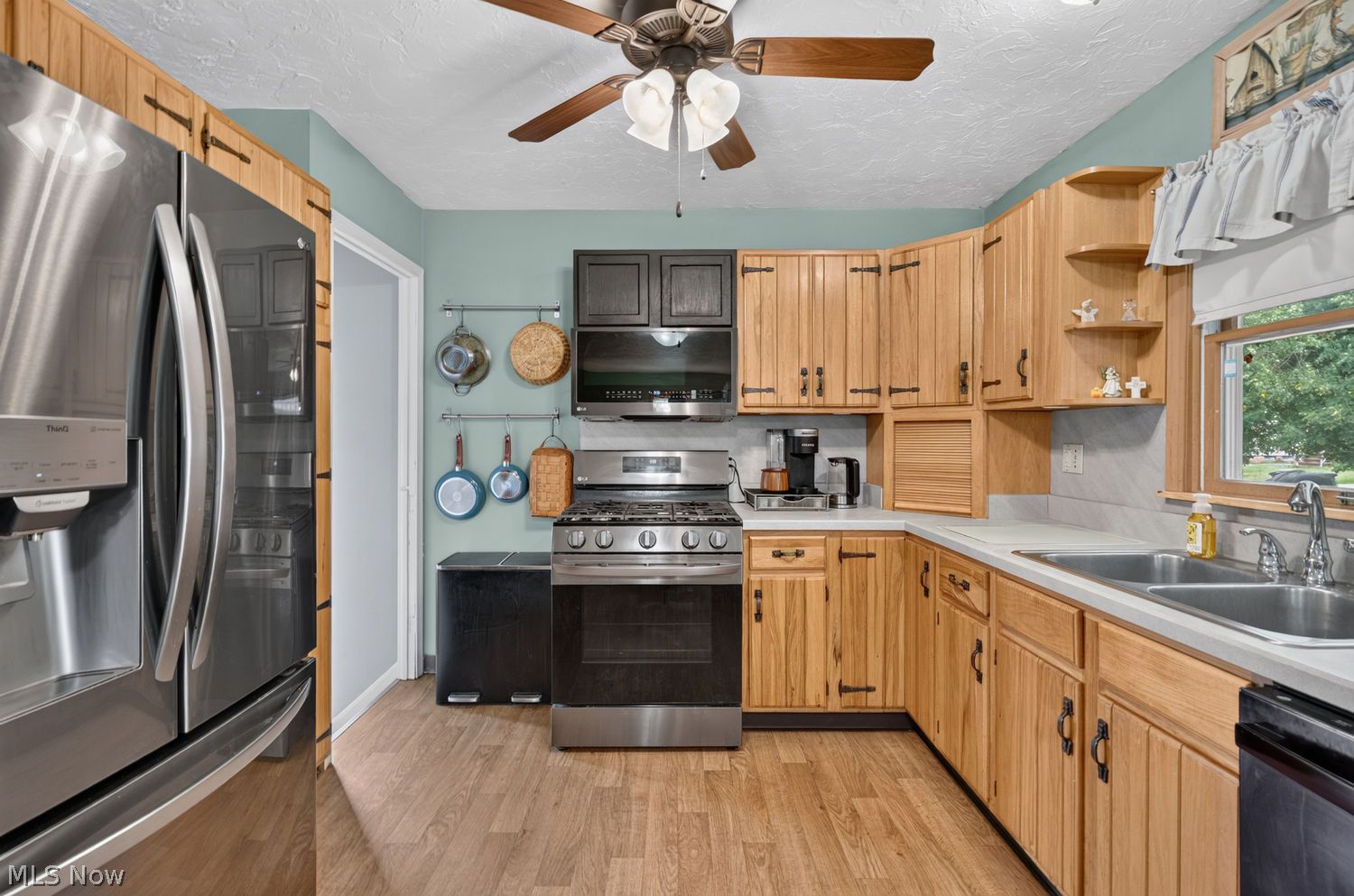 7502 Ira Avenue Cleveland OH 44144