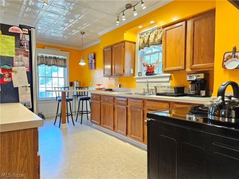 6454 S Canterbury Road Parma OH 44129