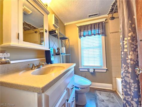 6454 S Canterbury Road Parma OH 44129