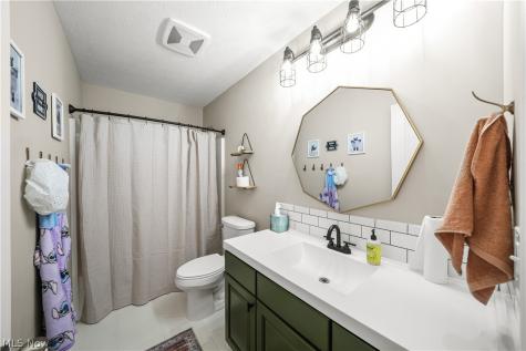 2160 Hunting Valley Lane Streetsboro OH 44241