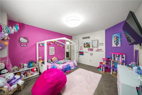 2160 Hunting Valley Lane Streetsboro OH 44241