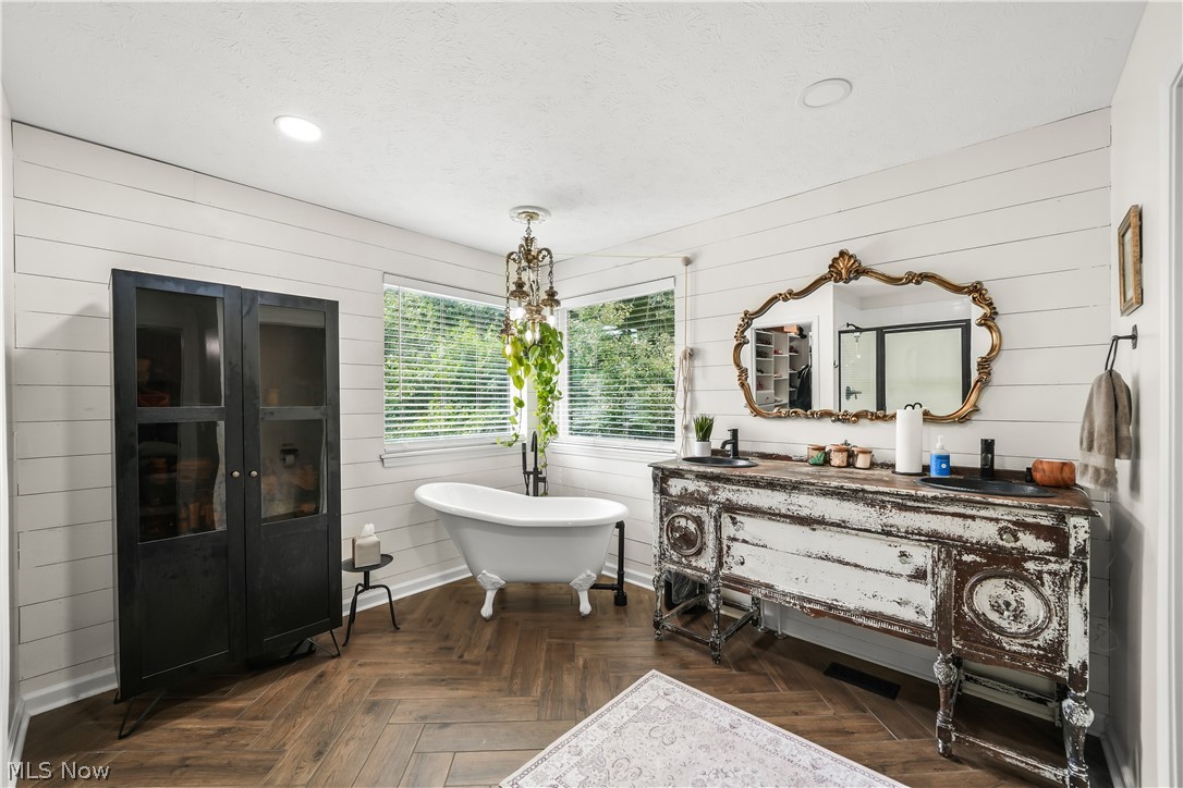 2160 Hunting Valley Lane Streetsboro OH 44241