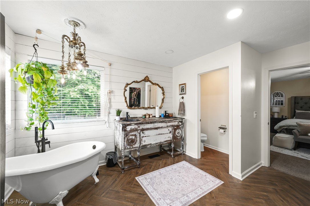 2160 Hunting Valley Lane Streetsboro OH 44241