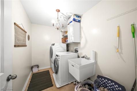 2160 Hunting Valley Lane Streetsboro OH 44241
