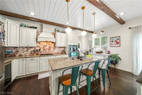 2160 Hunting Valley Lane Streetsboro OH 44241