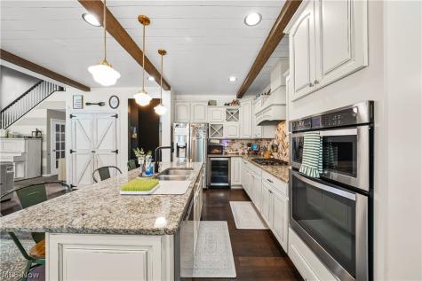 2160 Hunting Valley Lane Streetsboro OH 44241
