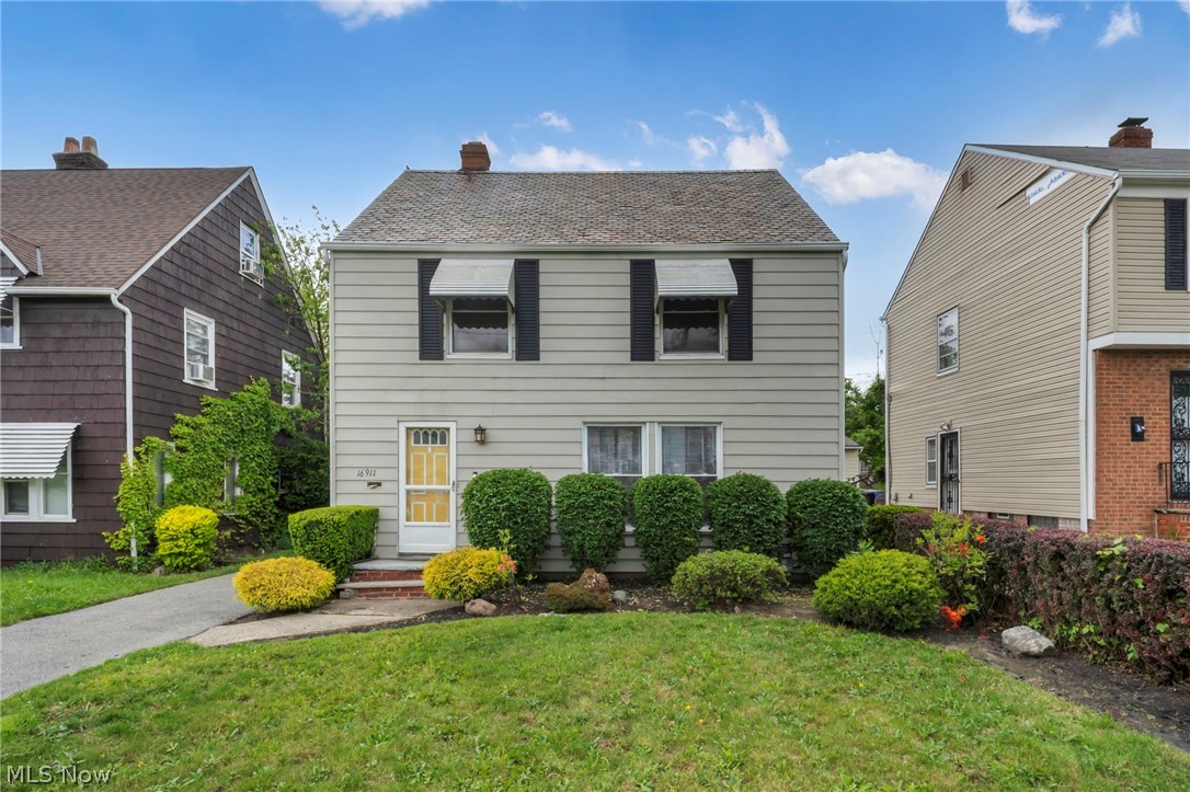 16911 Throckley Avenue Cleveland OH 44128