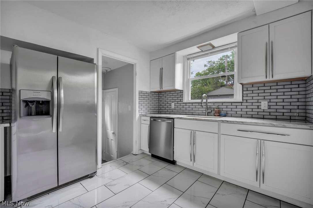 16911 Throckley Avenue Cleveland OH 44128