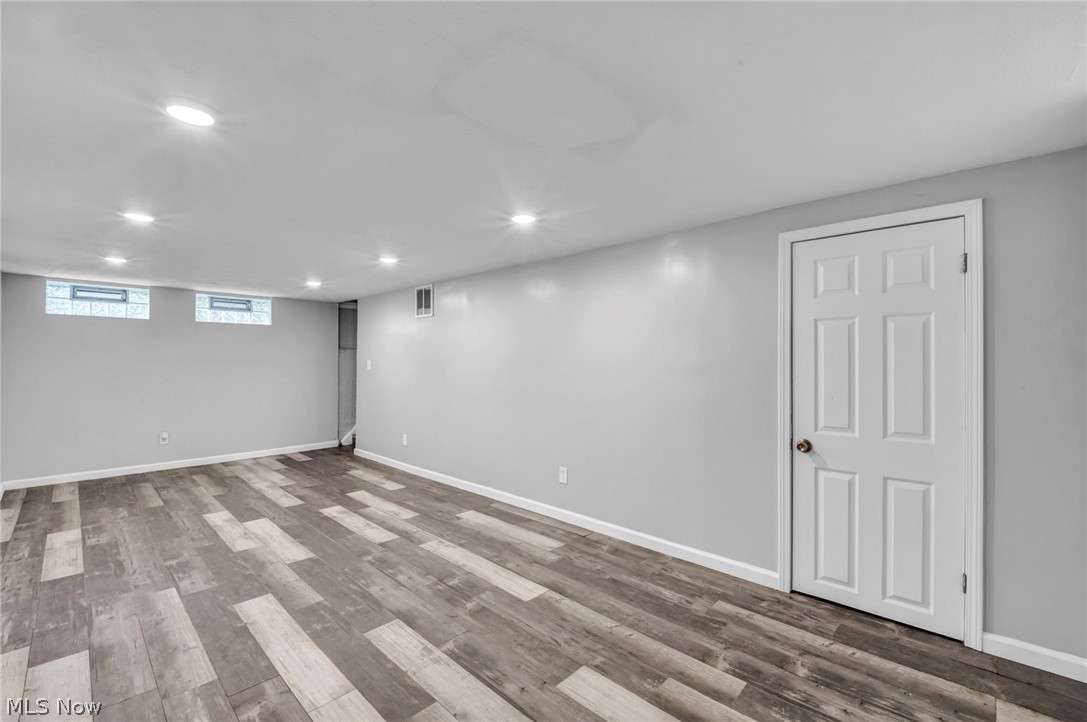 16911 Throckley Avenue Cleveland OH 44128
