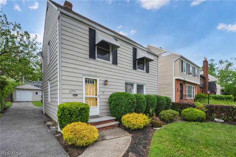 16911 Throckley Avenue Cleveland OH 44128