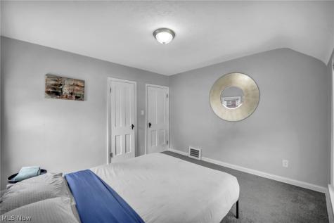 16911 Throckley Avenue Cleveland OH 44128