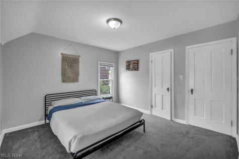 16911 Throckley Avenue Cleveland OH 44128