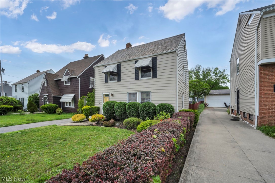 16911 Throckley Avenue Cleveland OH 44128