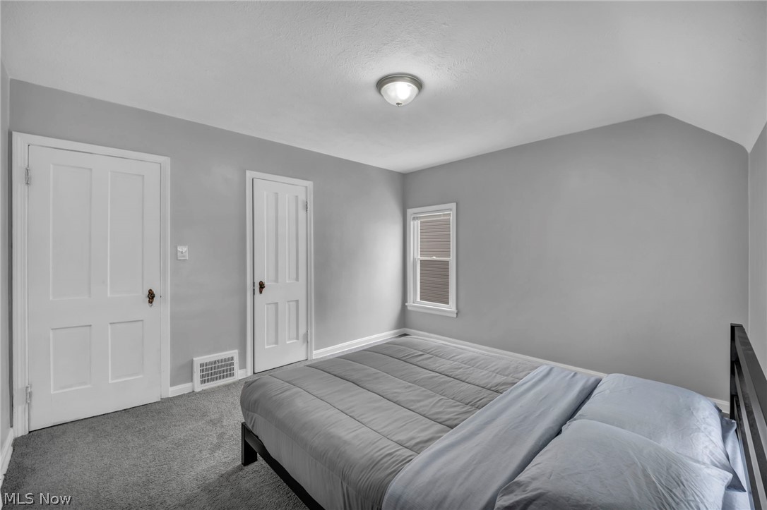 16911 Throckley Avenue Cleveland OH 44128