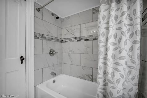 16911 Throckley Avenue Cleveland OH 44128