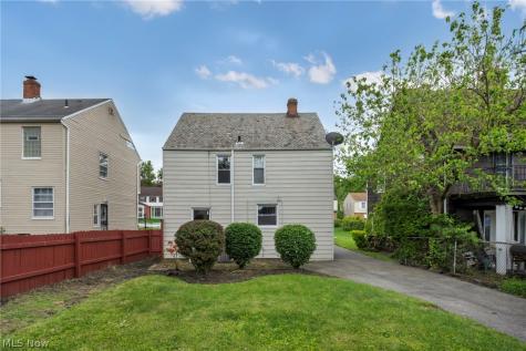 16911 Throckley Avenue Cleveland OH 44128