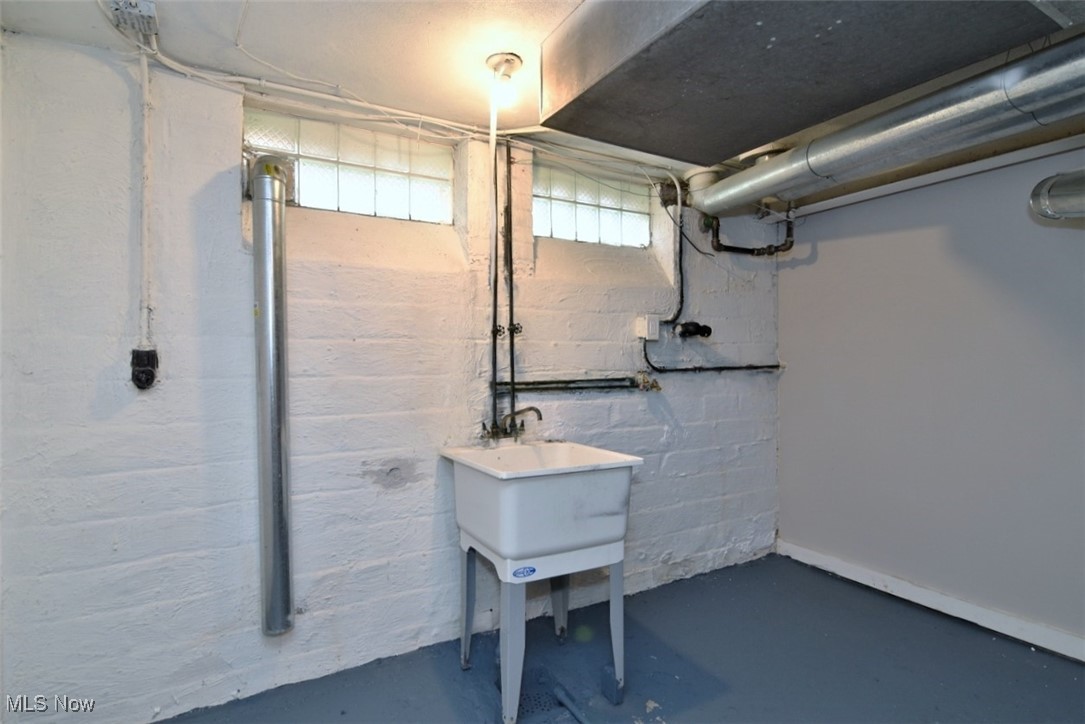 3886 Grosvenor Road South Euclid OH 44118