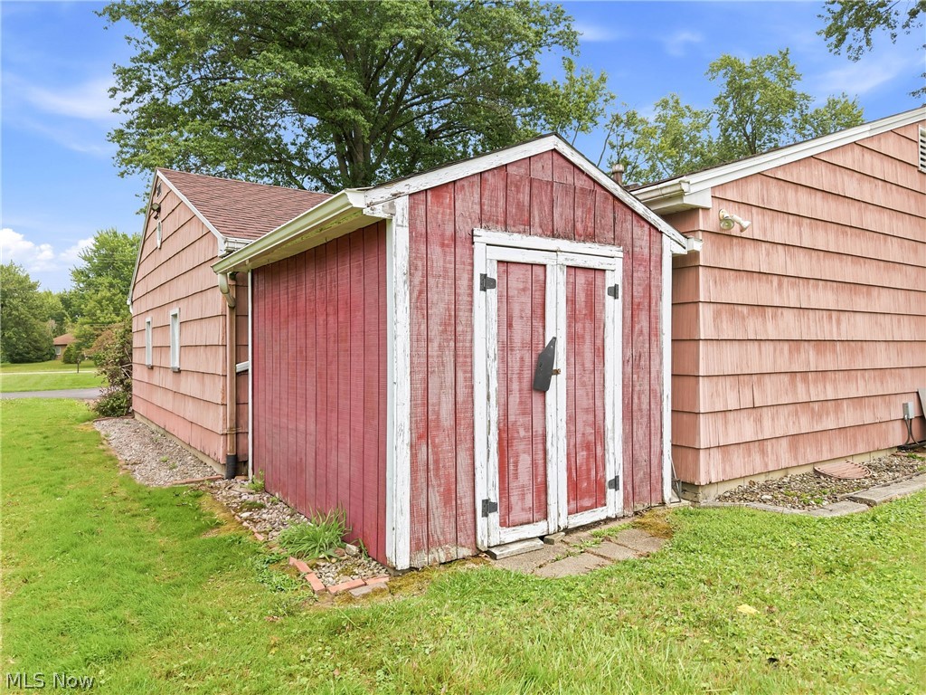 2325 North Road Warren OH 44483