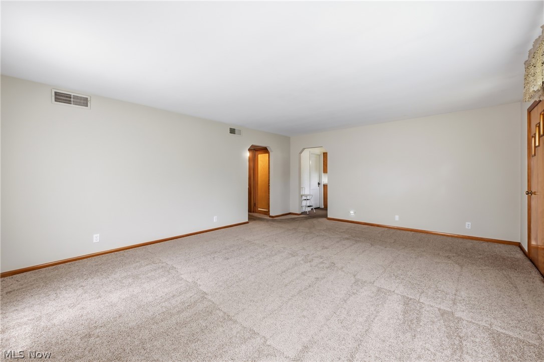 2325 North Road Warren OH 44483